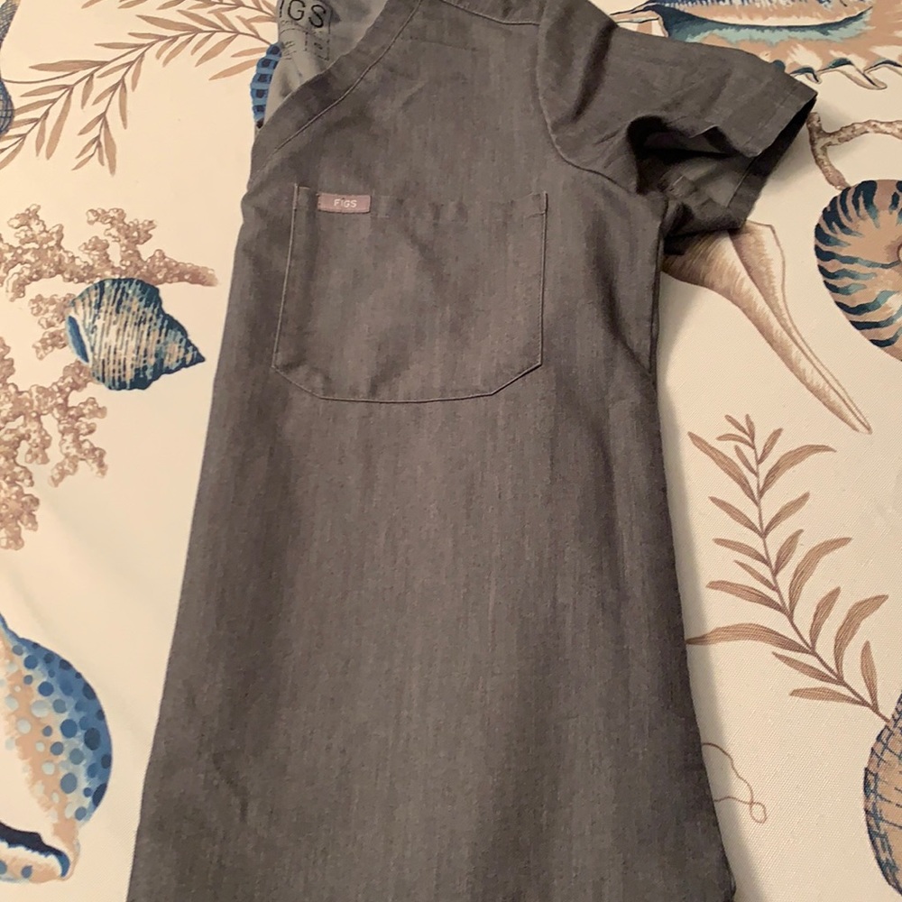 Figs scrub top!